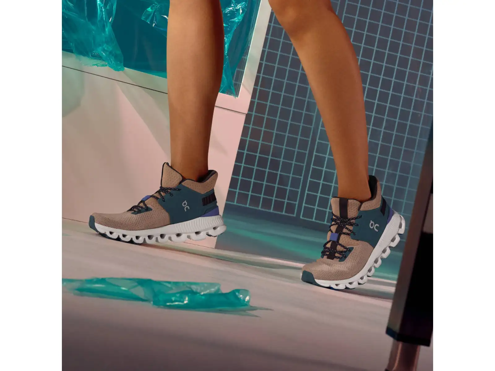 On Cloud Hi Edge damskie buty do biegania Blush/Storm