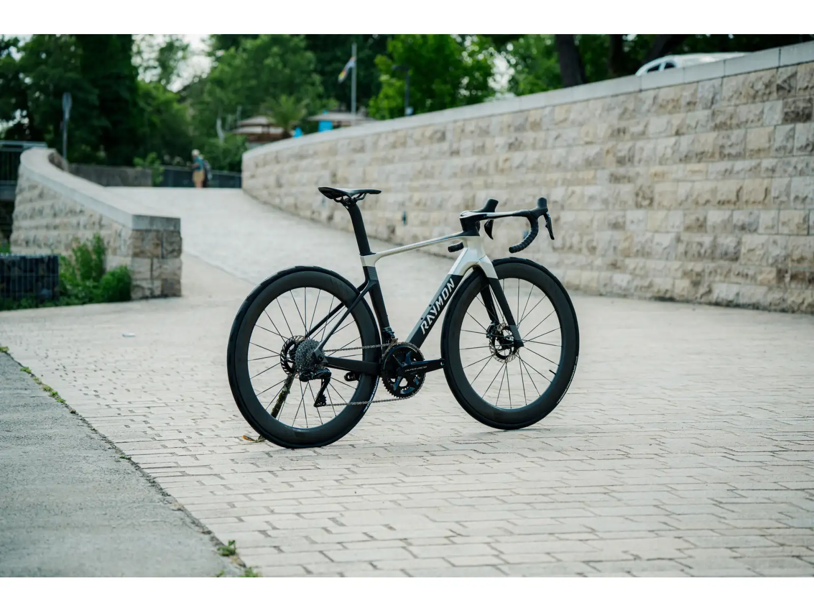 Raymon Arva Ultra 24S Ultegra Di2 rower szosowy carbon stealth