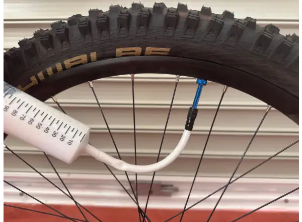 MAGIC MILK aplikator Tyre Sealant Injector