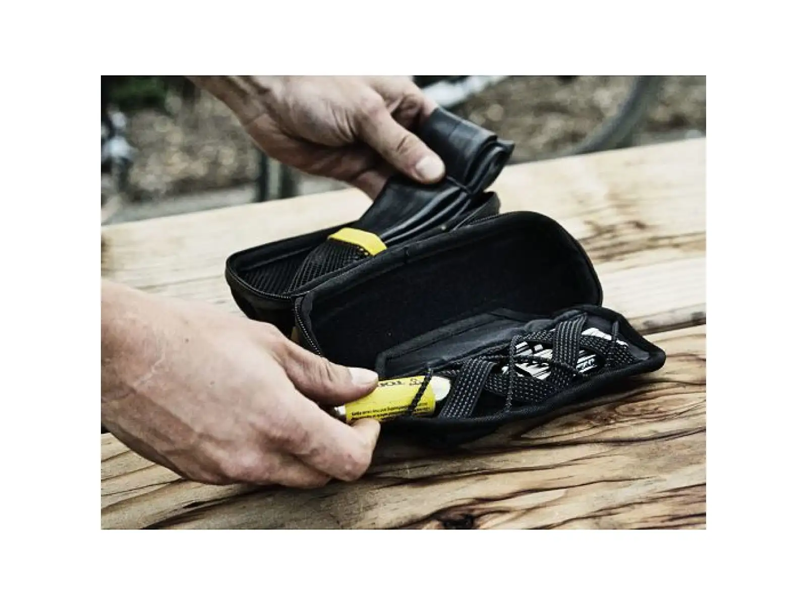 Topeak Cagepack torba na narzędzia do ramy 0,75 l czarna/żółta