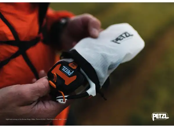 Petzl IKO Core ładowana czołówka Black