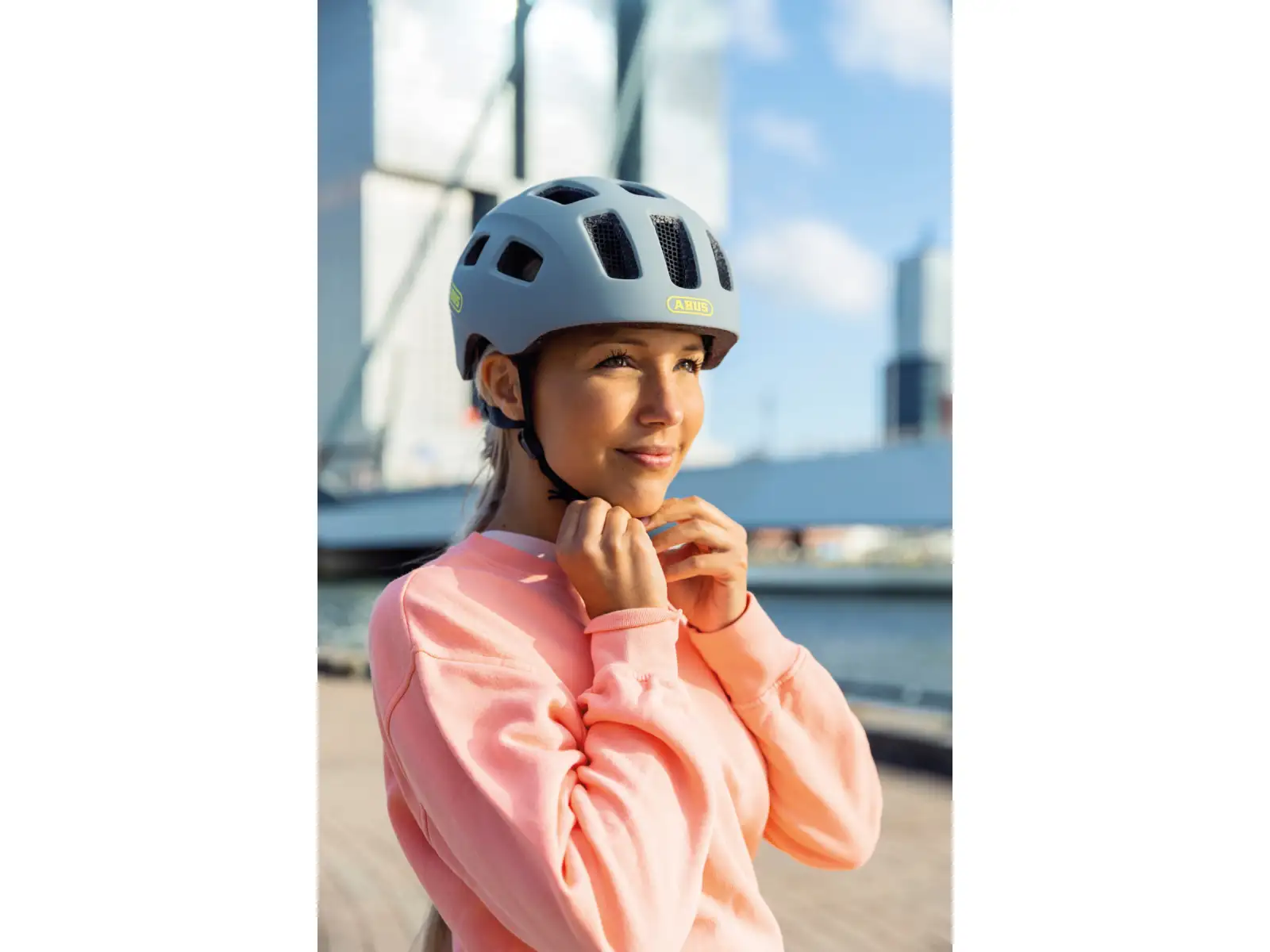 Abus Youn-I 2.0 kask dziecięcy Cool Grey