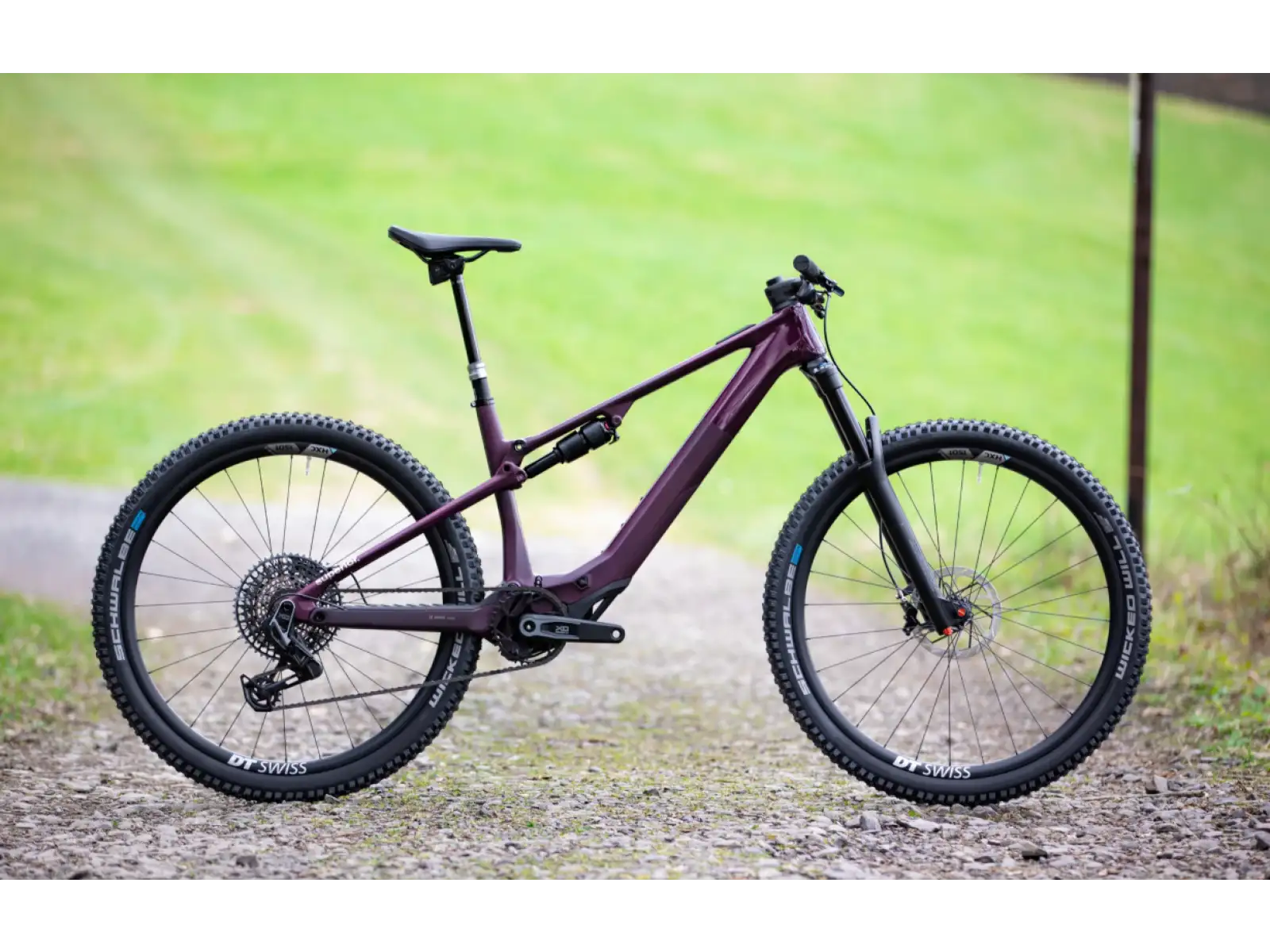 Superior iXF 9.8 górski rower elektryczny matte berry carbon