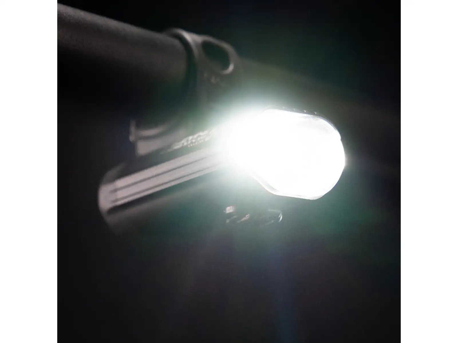 Lezyne Macro StVZO 500+ przednia lampka Reverse