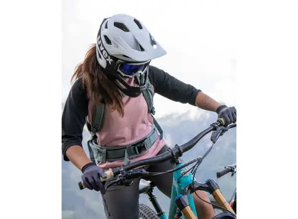Uvex Revolt kask Cloud/Black