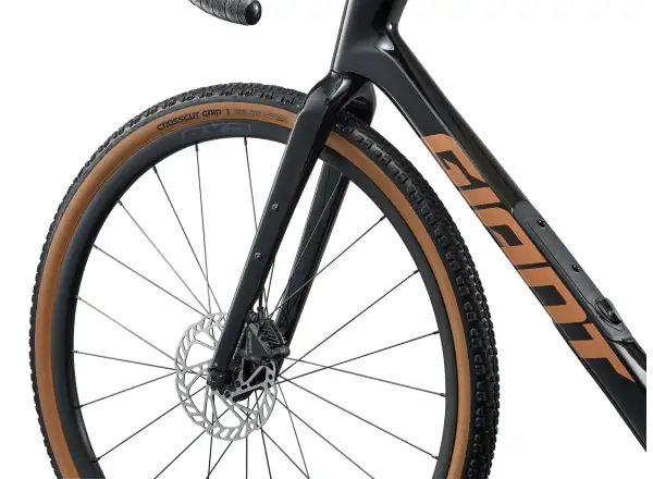 Giant Revolt Advanced 2 gravel rower Carbon Smoke