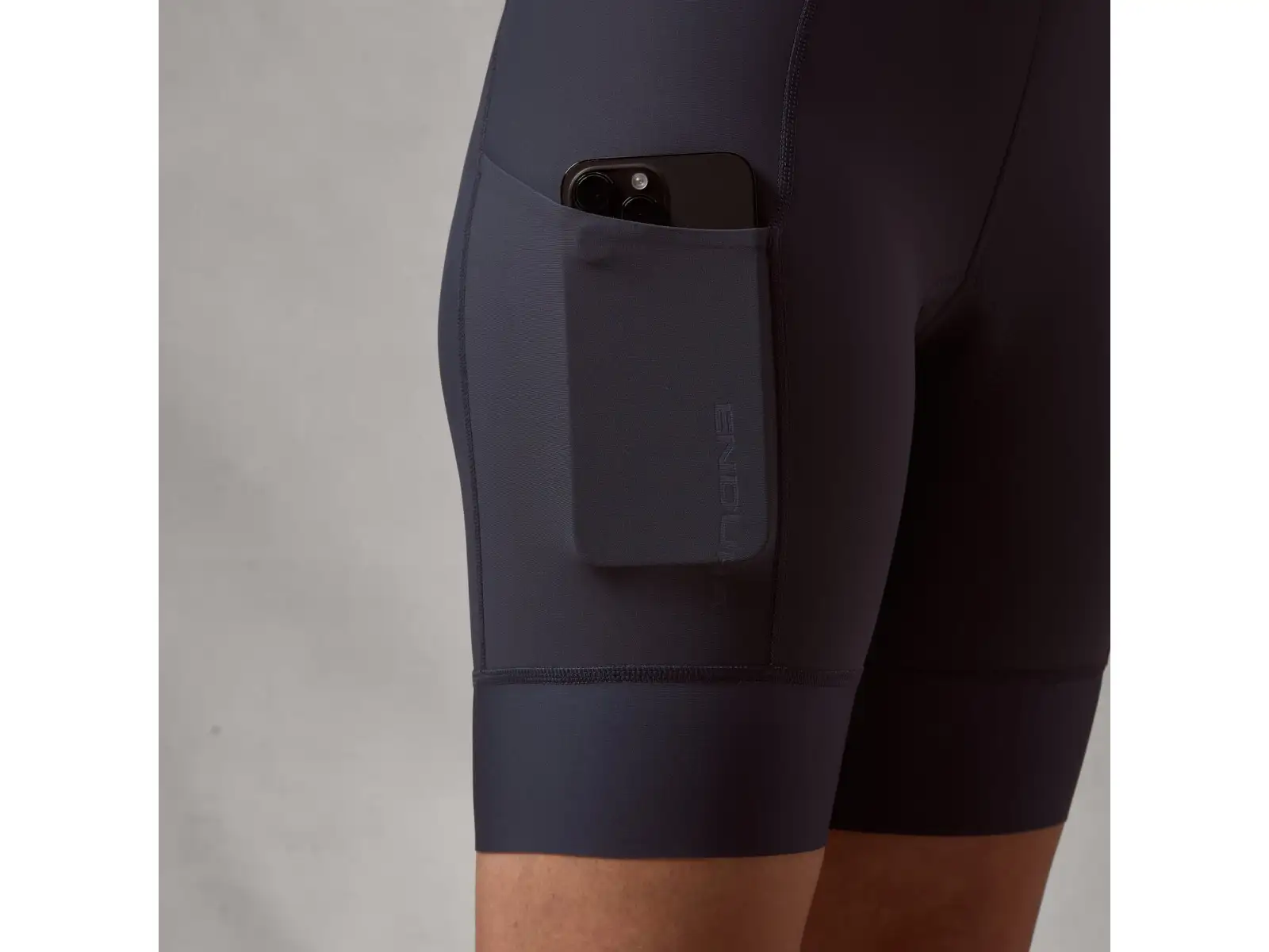 Endura Loop damskie spodenki z wkładką Carbon Grey