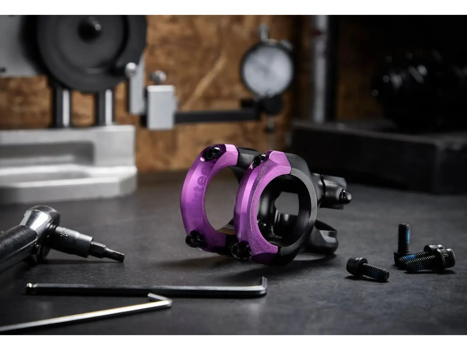 E-13 Plus 35 wspornik 50 mm Black/Eggplant