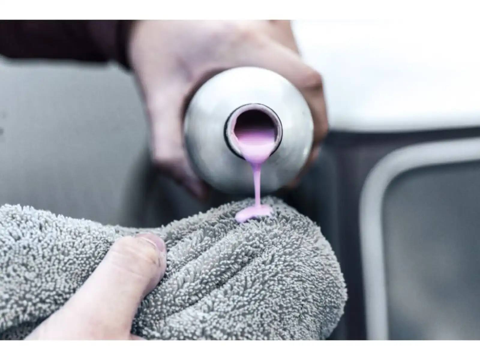 Muc-Off Microfibre Polishing Cloth ściereczka 24x24 cm szara