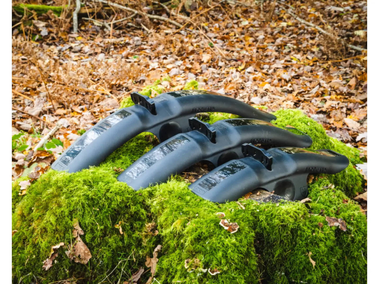 RRP ProGuard Standard Bolt-On V2 przedni błotnik czarna