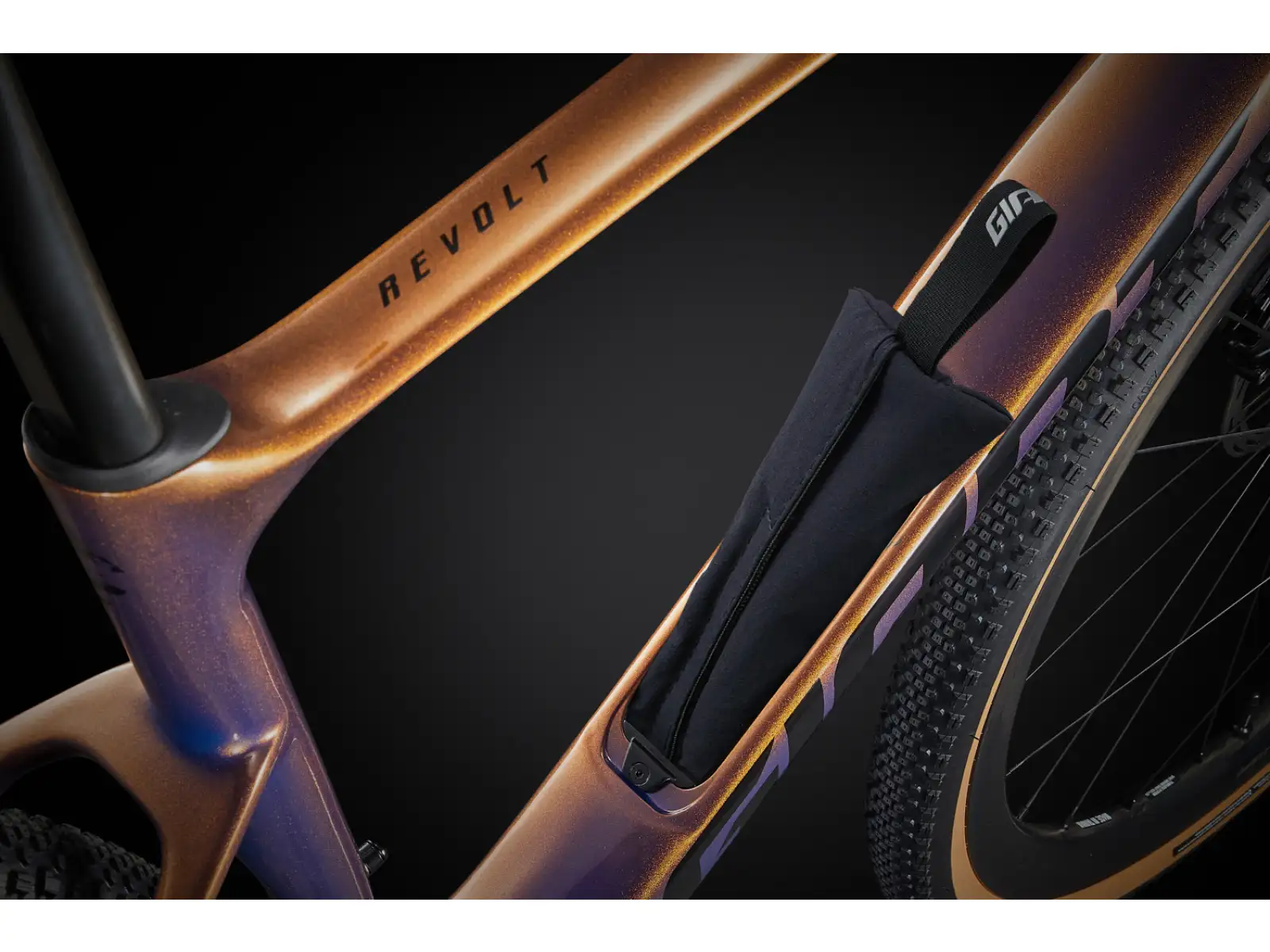 Giant Revolt Advanced Pro 1 gravel rower Meteor Storm