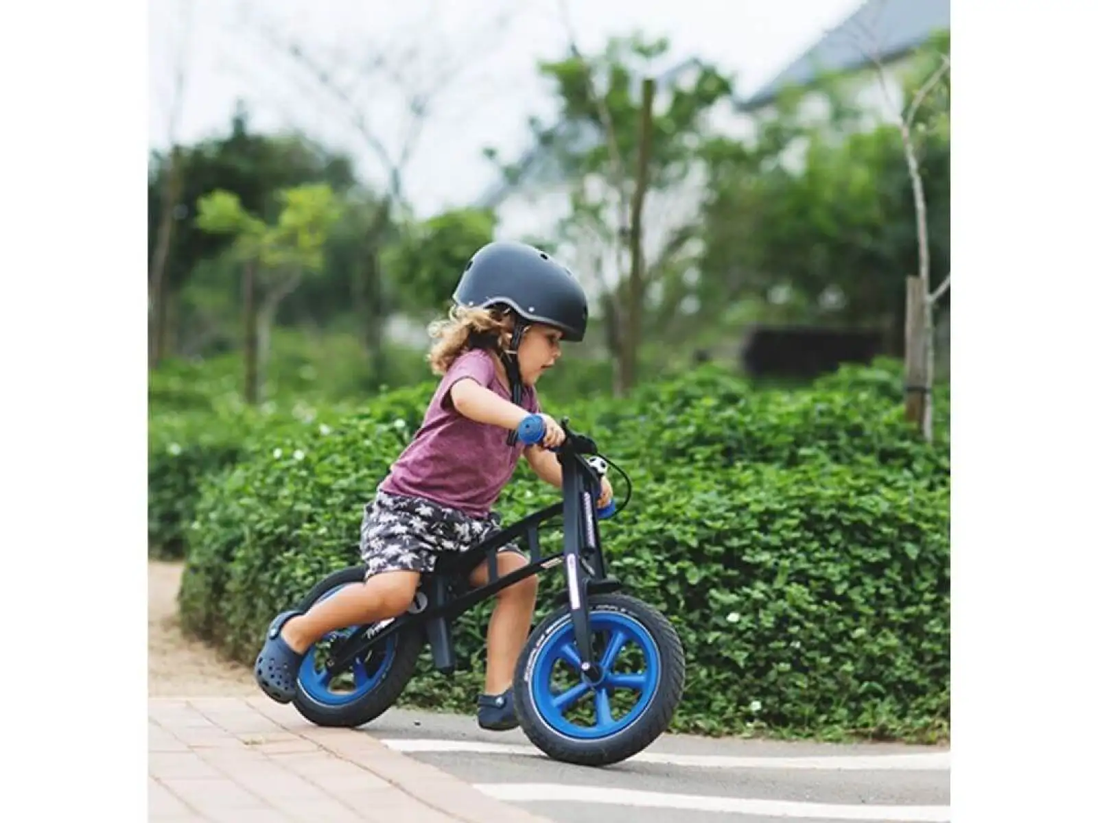 First Bike Limited Edition dziecięcy rowerek biegowy Blue