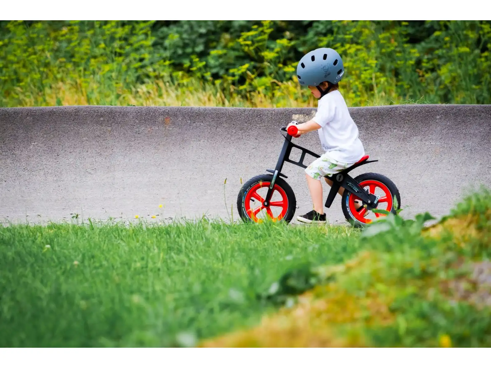 First Bike FAT dziecięcy rowerek biegowy Red