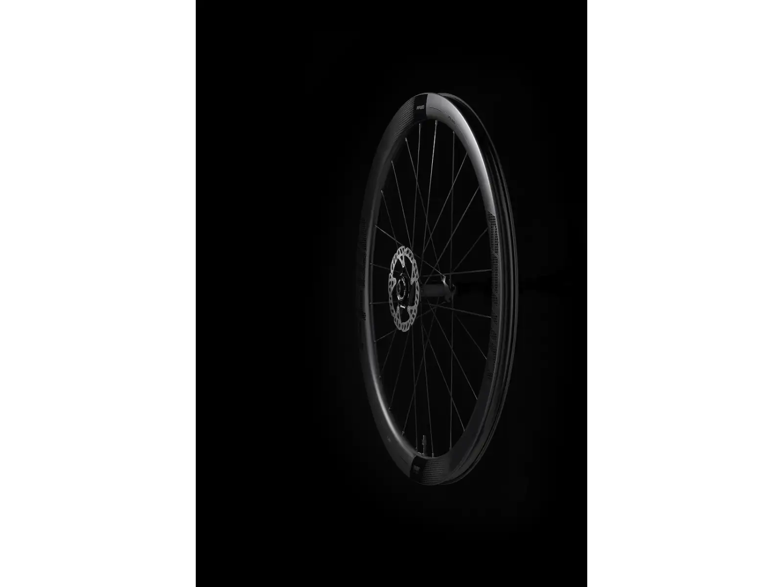FFWD RYOT55 DT240 2:1 EXP szosowe koła zaplotowe na opony MattBlack bębenek Sram XDR