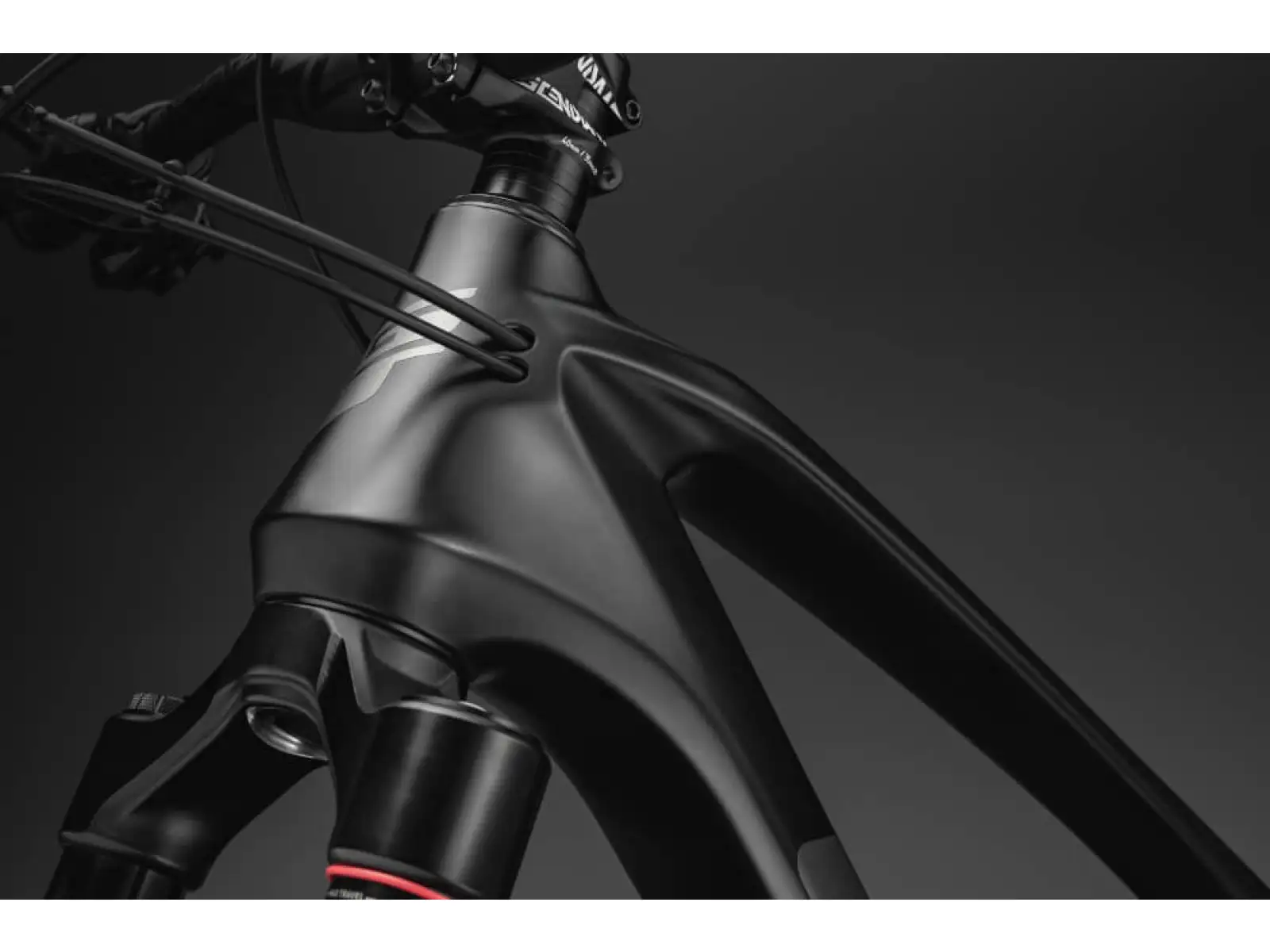 GT Force Carbon Pro DGR rower górski