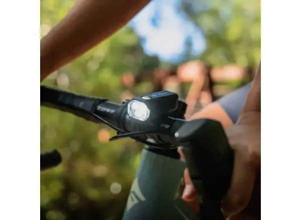 Lezyne KTV Drive Pro 400+ przednia lampka