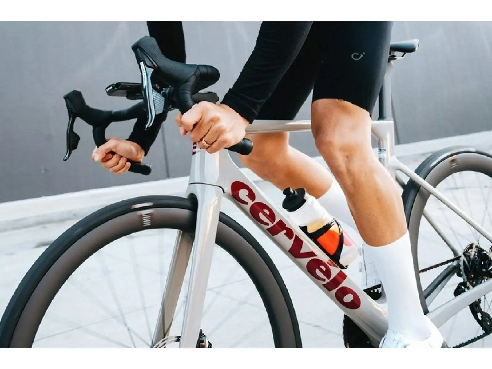 Cervélo Soloist 105 rower szosowy Dried Amaranth