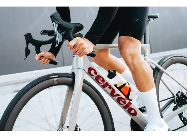 Cervélo Soloist 105 rower szosowy Dried Amaranth