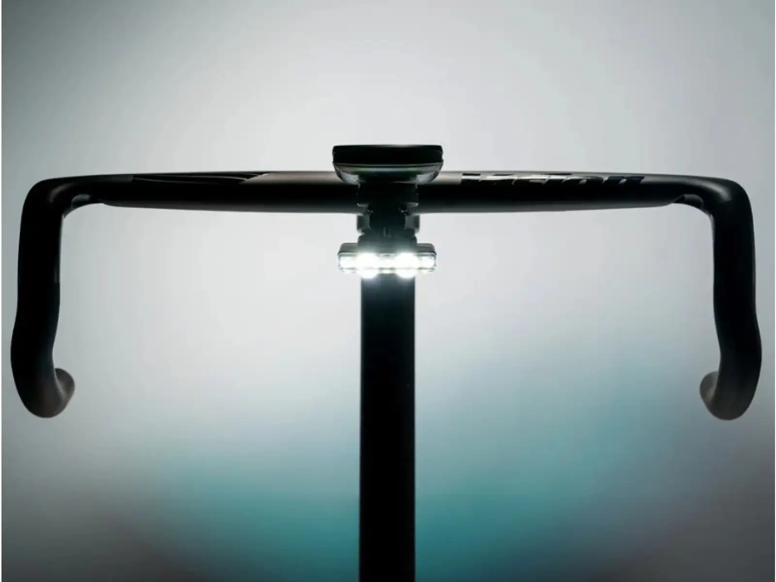 Lezyne Road Drive 500 przednia lampka