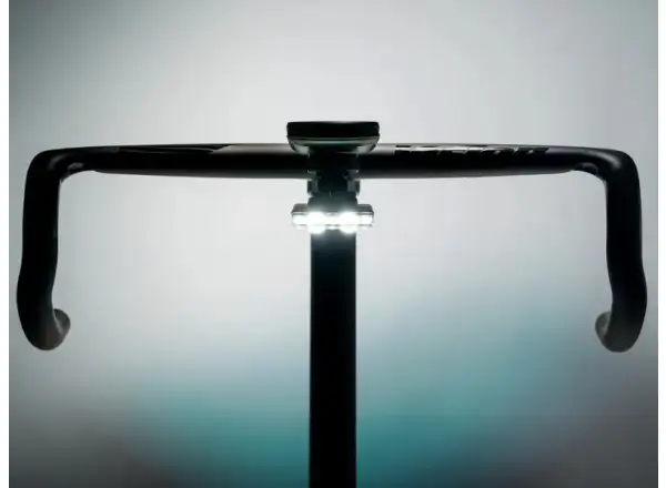 Lezyne Road Drive 500 przednia lampka