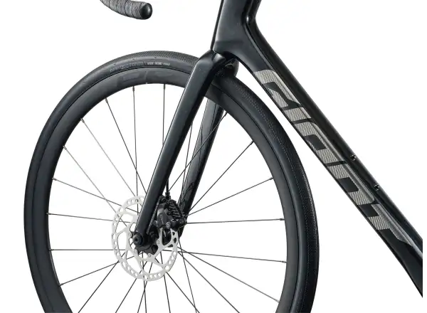 Giant Defy Advanced 2 rower szosowy Abyss Black