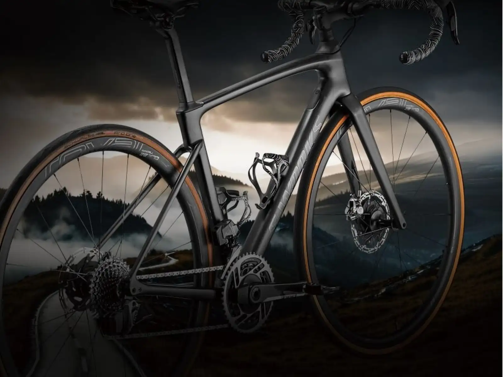 Ciclovation Minimalism Topo Center-Pull koszyk na butelkę Jet Black