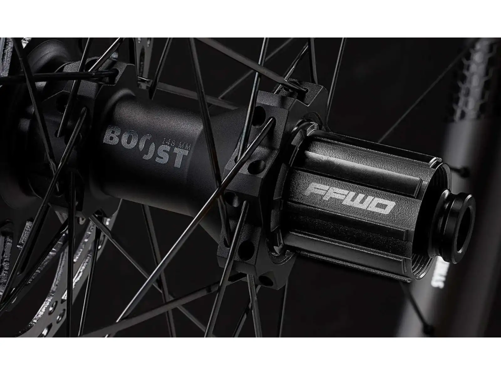 FFWD OUTLAW Carbon Boost 30 mm 29" zaplecione koła MattBlack