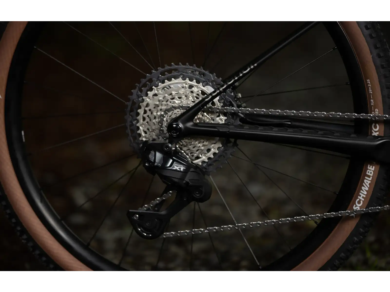 Superior XP 9.8 rower górski Matte Carbon/Dark Chrome