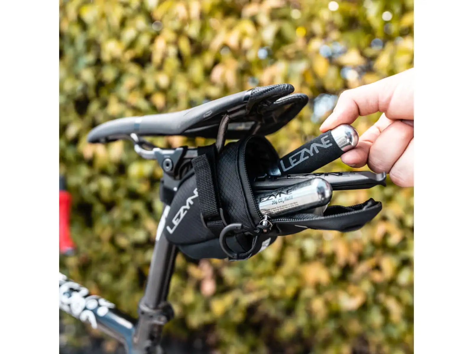 Lezyne M-Caddy Tubeless Kit zestaw narzędzi black