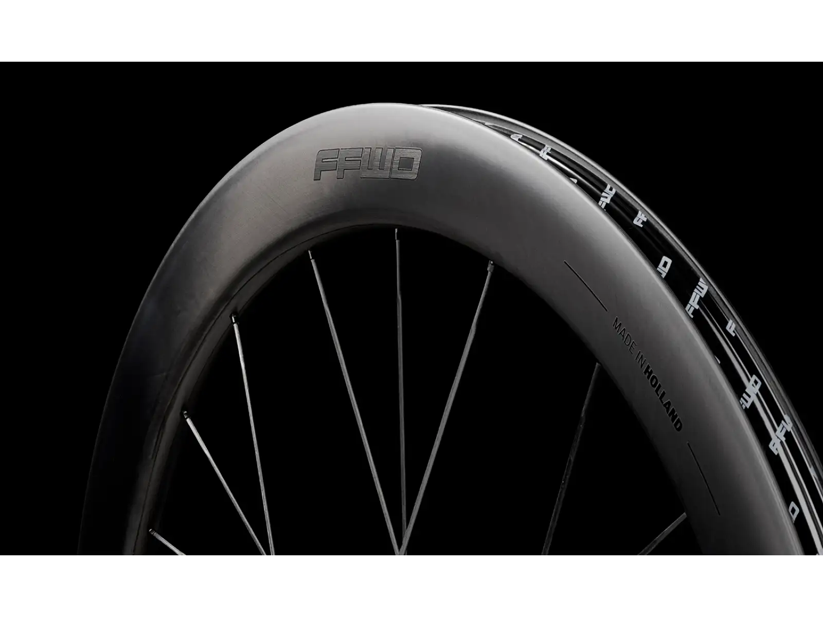 FFWD RAW CS 55 szosowe zaplecione koła Matt Black