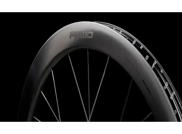 FFWD RAW CS 55 szosowe zaplecione koła Matt Black