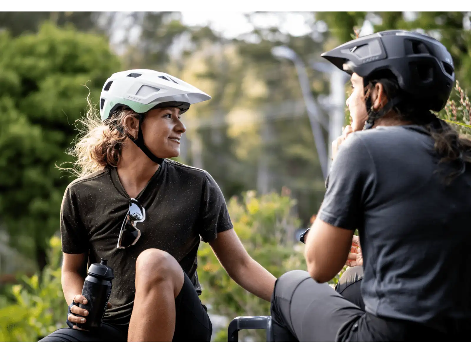Lazer Finch KinetiCore kask czarna