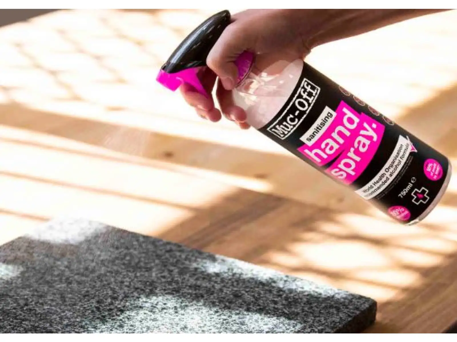 Muc Off Sanitising Hand Spray antybakteryjny spray do rąk 750 ml