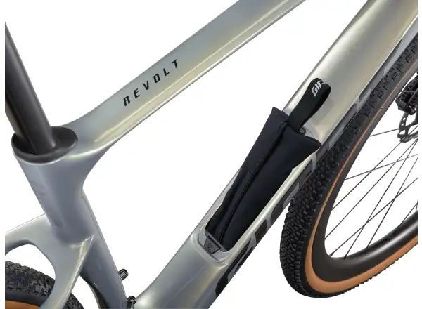 Giant Revolt Advanced 0 gravel rower Aurora Noise