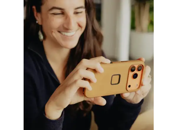 Peak Design Everyday Clarino Etui iPhone 17 Pro Tan