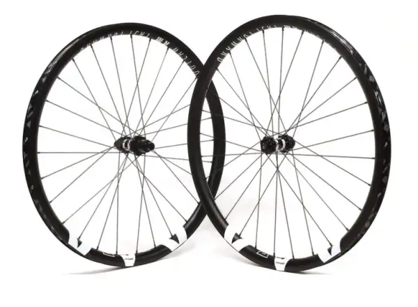 FFWD OUTLAW Alu 26 mm gravel zaplecione koła