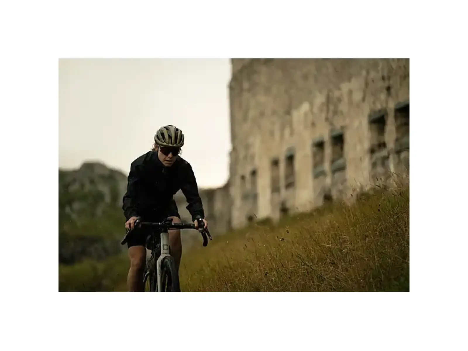 MET Trenta MIPS Wander kask Natural