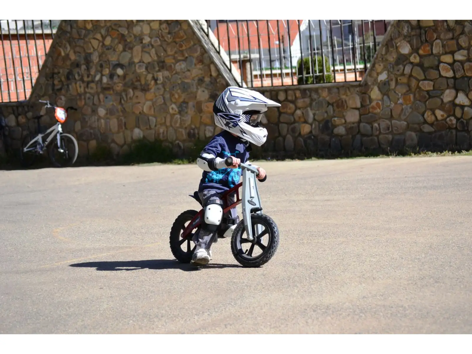 First Bike Street dziecięcy rowerek biegowy czerwona
