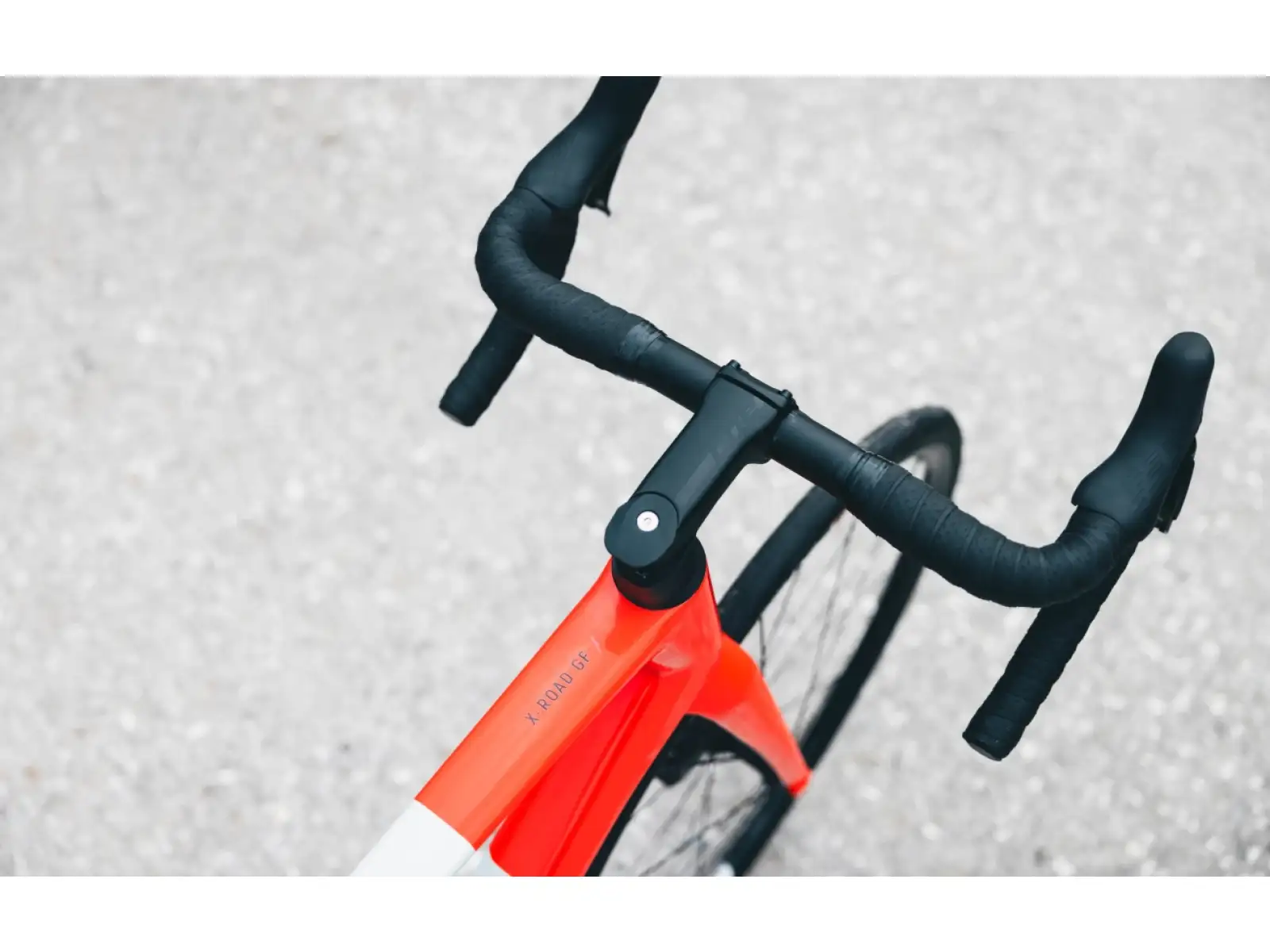 Superior X-Road 9.5 GF rower szosowy gloss grey / orange red