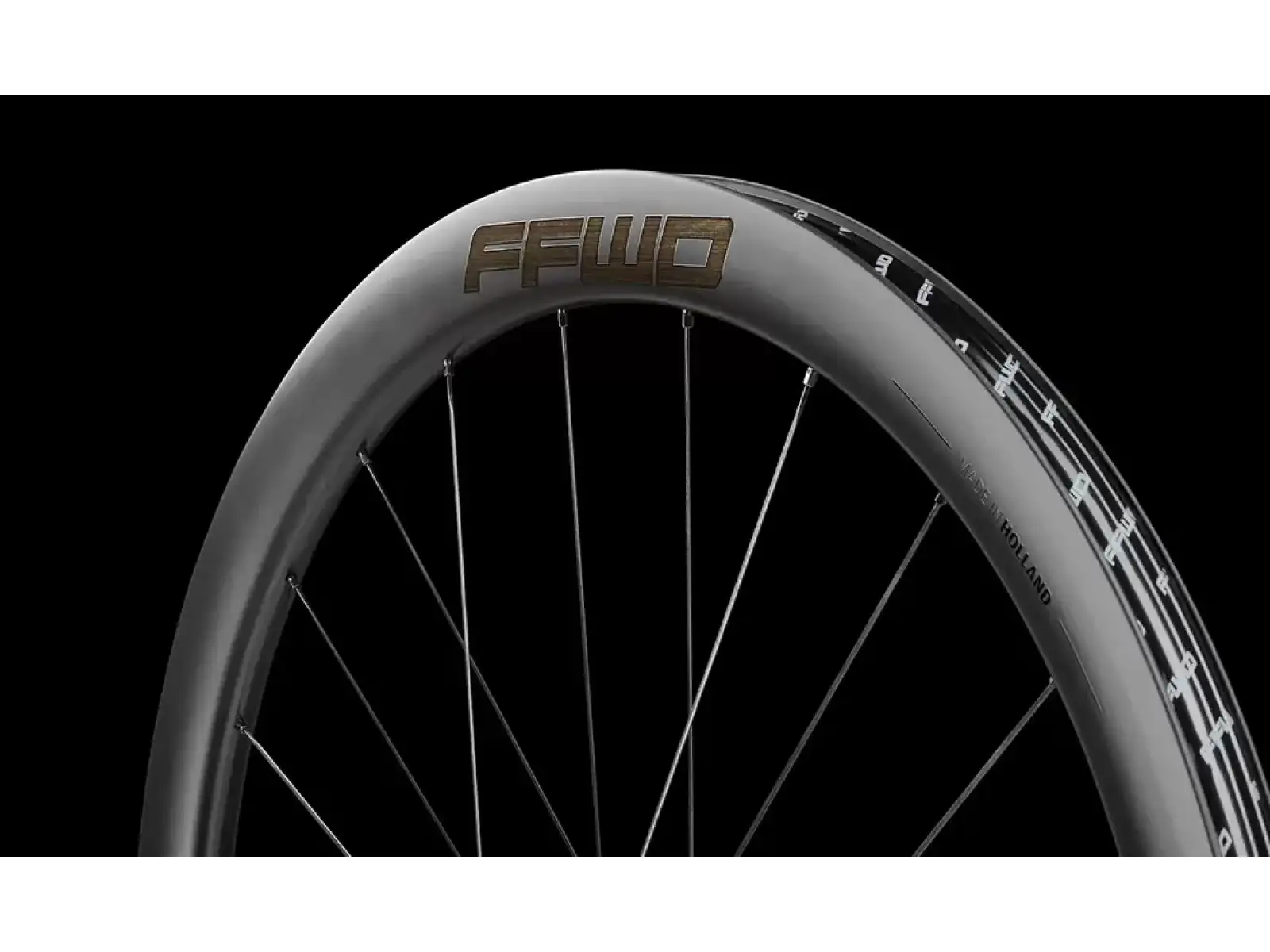 FFWD RYOT44 V2 FFWD N/Gage 2:1 szosowe koła zaplecione