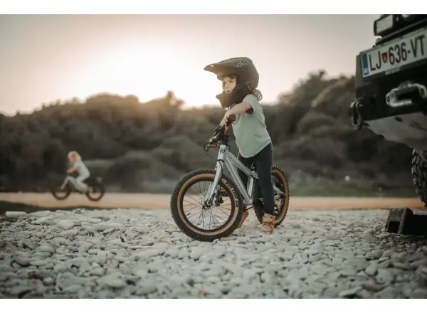 Early Rider Hellion 16 rower dziecięcy Forest Green