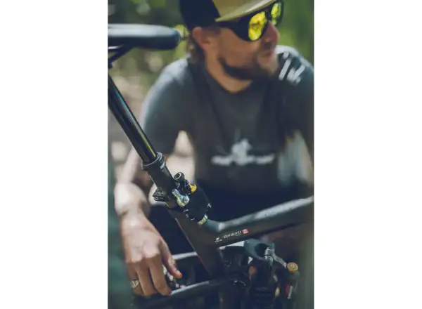 Lezyne Tubeless CO2 Blaster W/O CO2 zestaw naprawczy do opon bezdętkowych