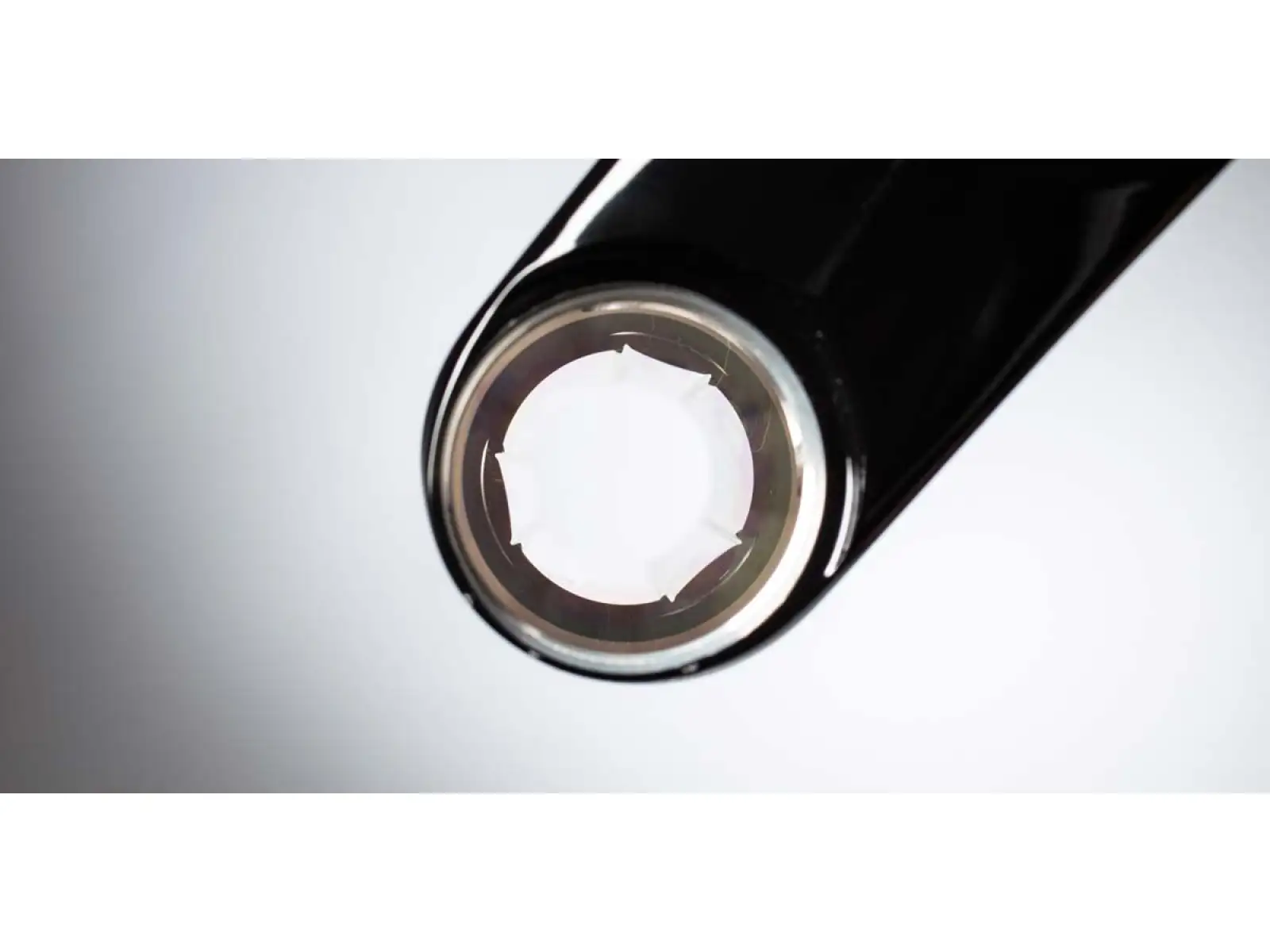 Cannodnale LEFTY OCHO ALLOY DEFAULT OPEN 29" 100 mm amortyzowany widelec