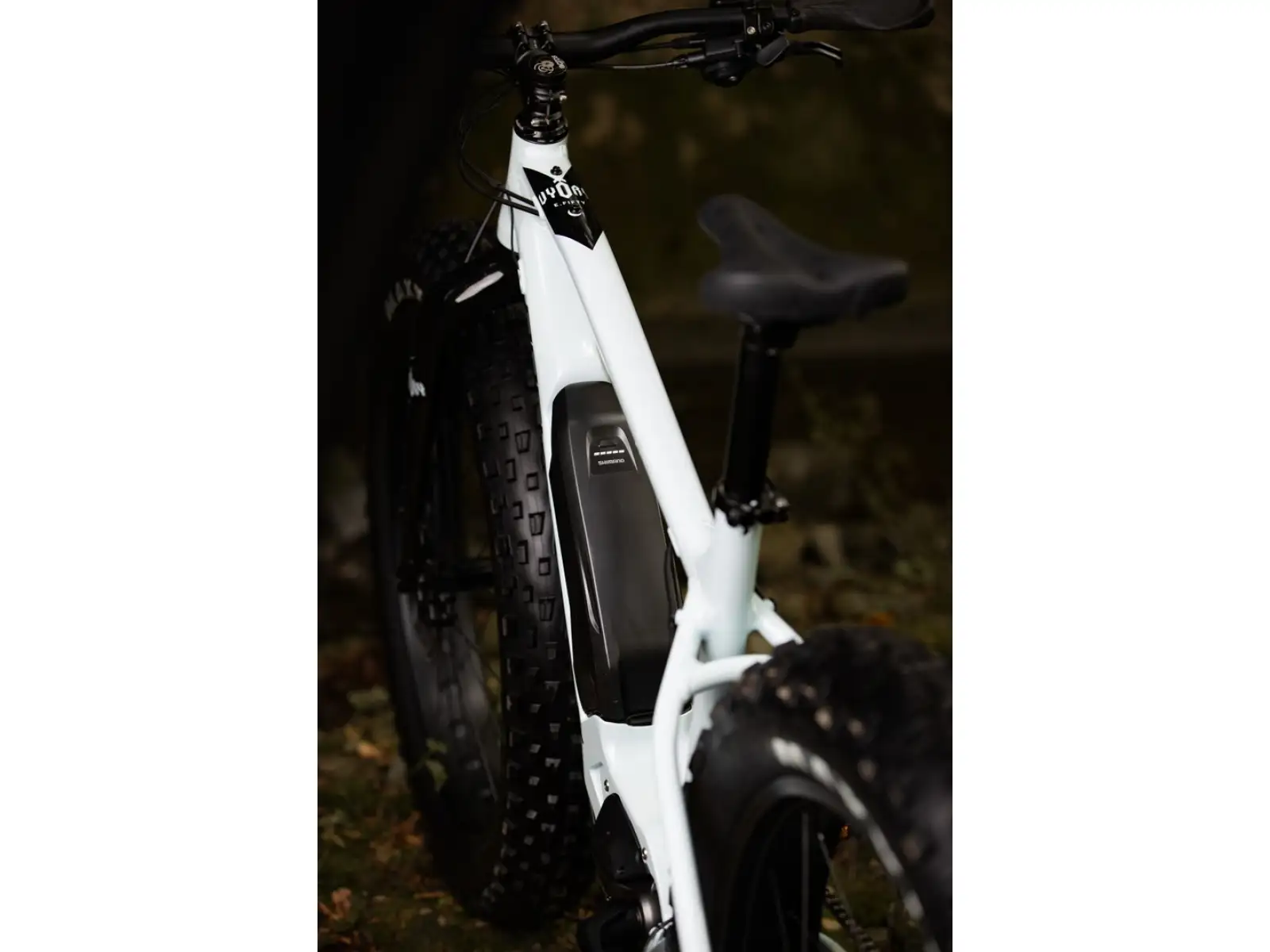 Rock Machine VYÖRY e50 S rower elektryczny typu fatbike Gloss White/Black WZÓR