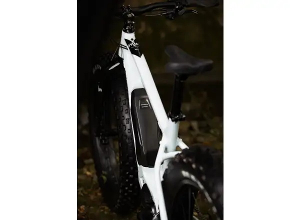 Rock Machine VYÖRY e50 S rower elektryczny typu fatbike Gloss White/Black WZÓR