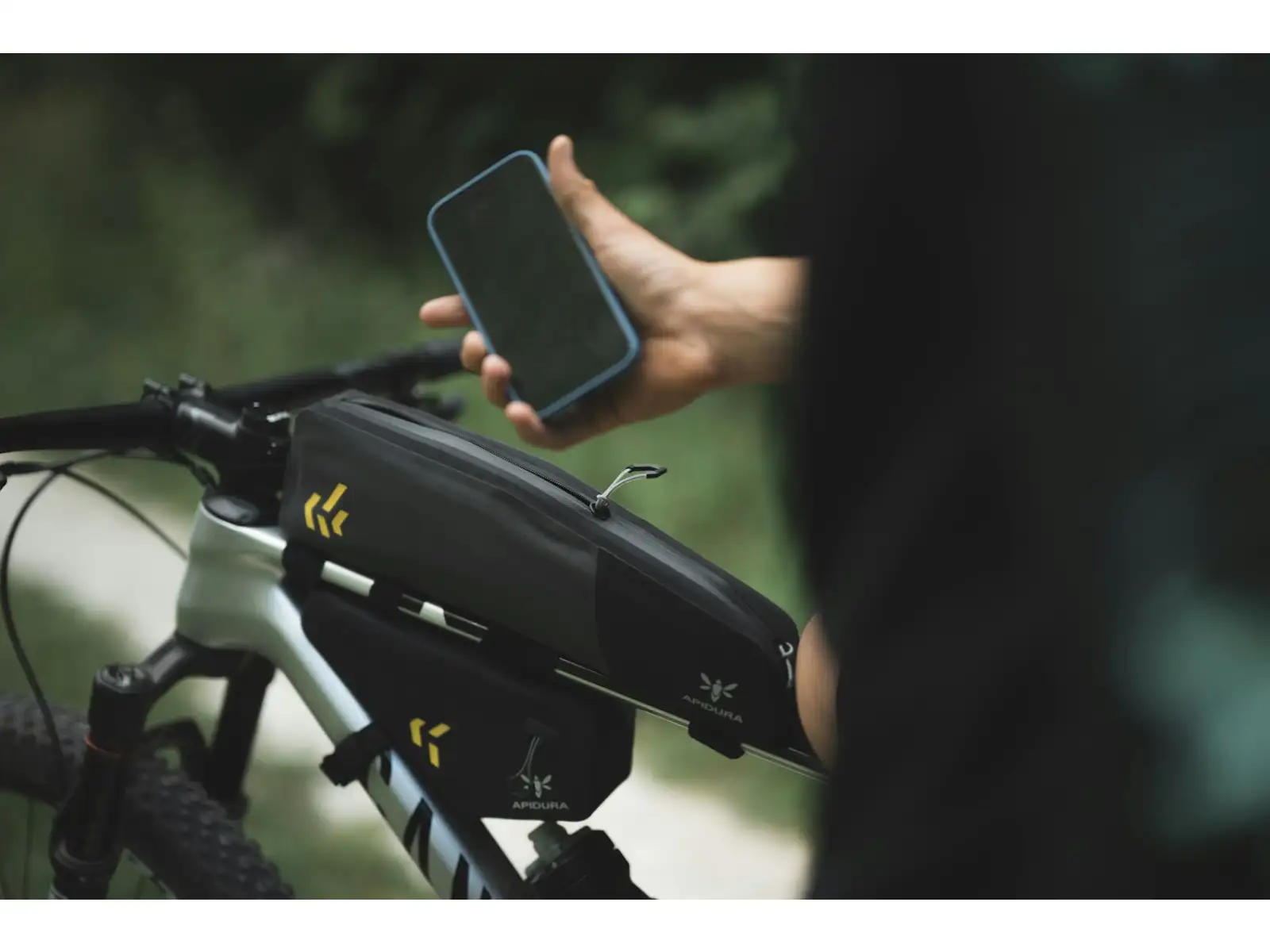 Apidura Backcountry torba na rurkę ramową 1,8 l