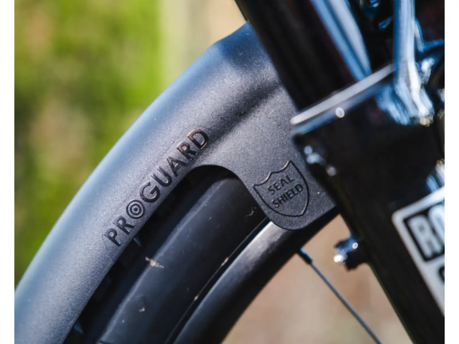 RRP ProGuard Standard Bolt-On V2 przedni błotnik czarna