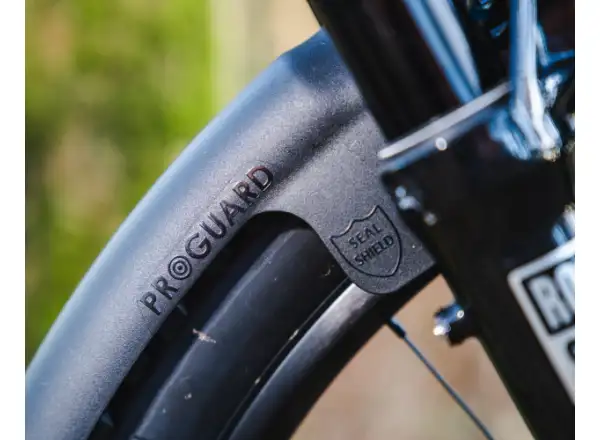 RRP ProGuard Standard Bolt-On V2 przedni błotnik czarna