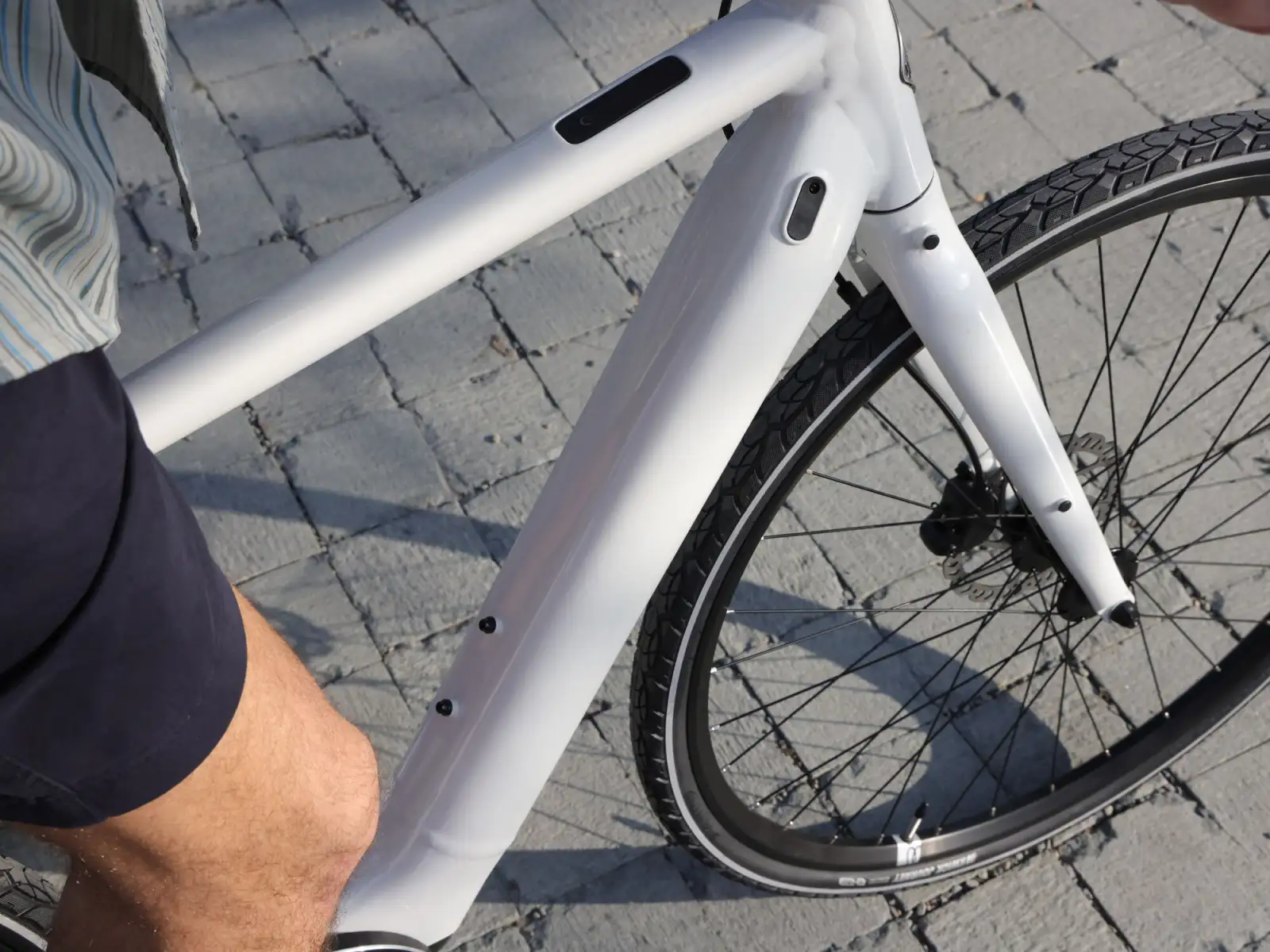 Momentum Voya E+3 miejskie rower elektryczny Lunar