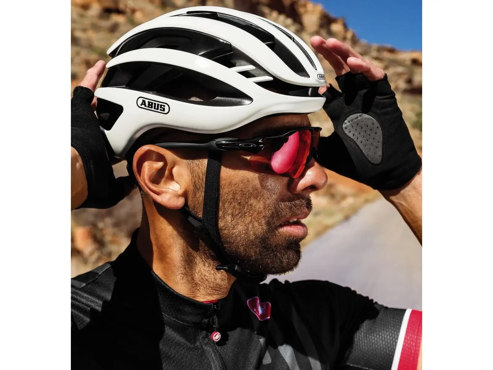 Abus AirBreaker kask rowerowy szosowy Polar White Shiny